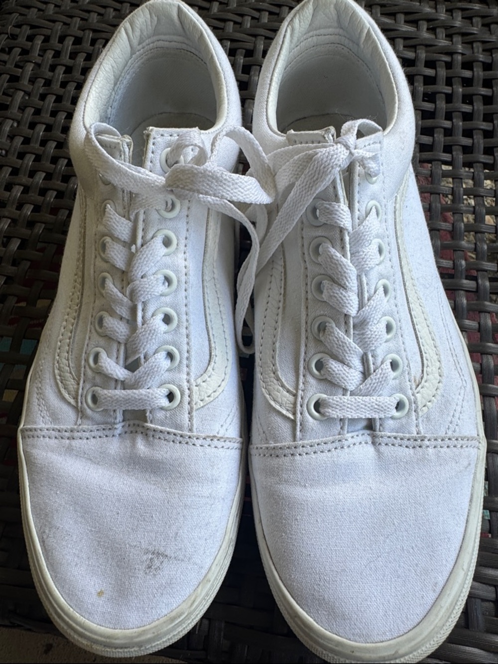 Vans White Low-Top Canvas Sneakers MEN 9.0 /Women 10.5